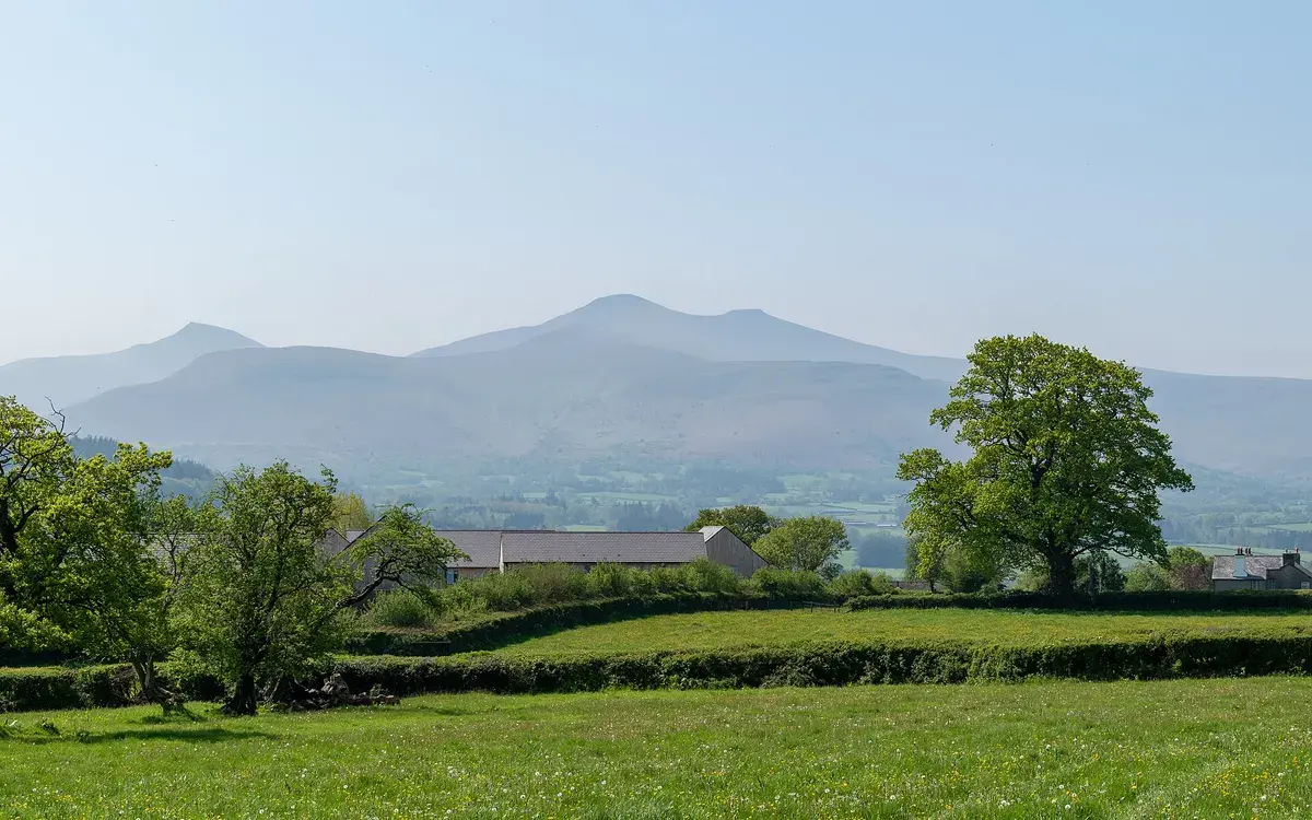 Below Pen-y-crug, with the Brecon Beacons behind